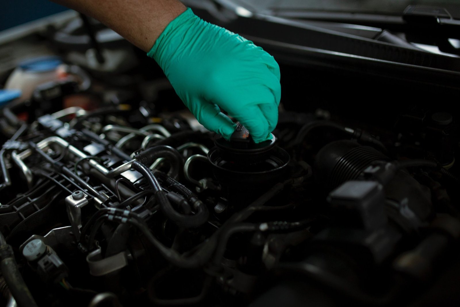 AMSOIL Oil Filter Cross Reference: Find Compatible Filters Easily 5 Checking the Oil Fill Cap Before Installing an AMSOIL Oil Filter